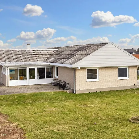 Holiday home Holiday Lervej *